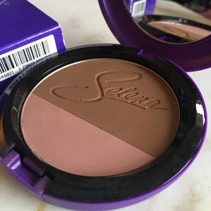 Blush/Cheek highlighter